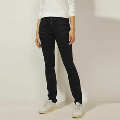 Stretchable jet black jeans for women