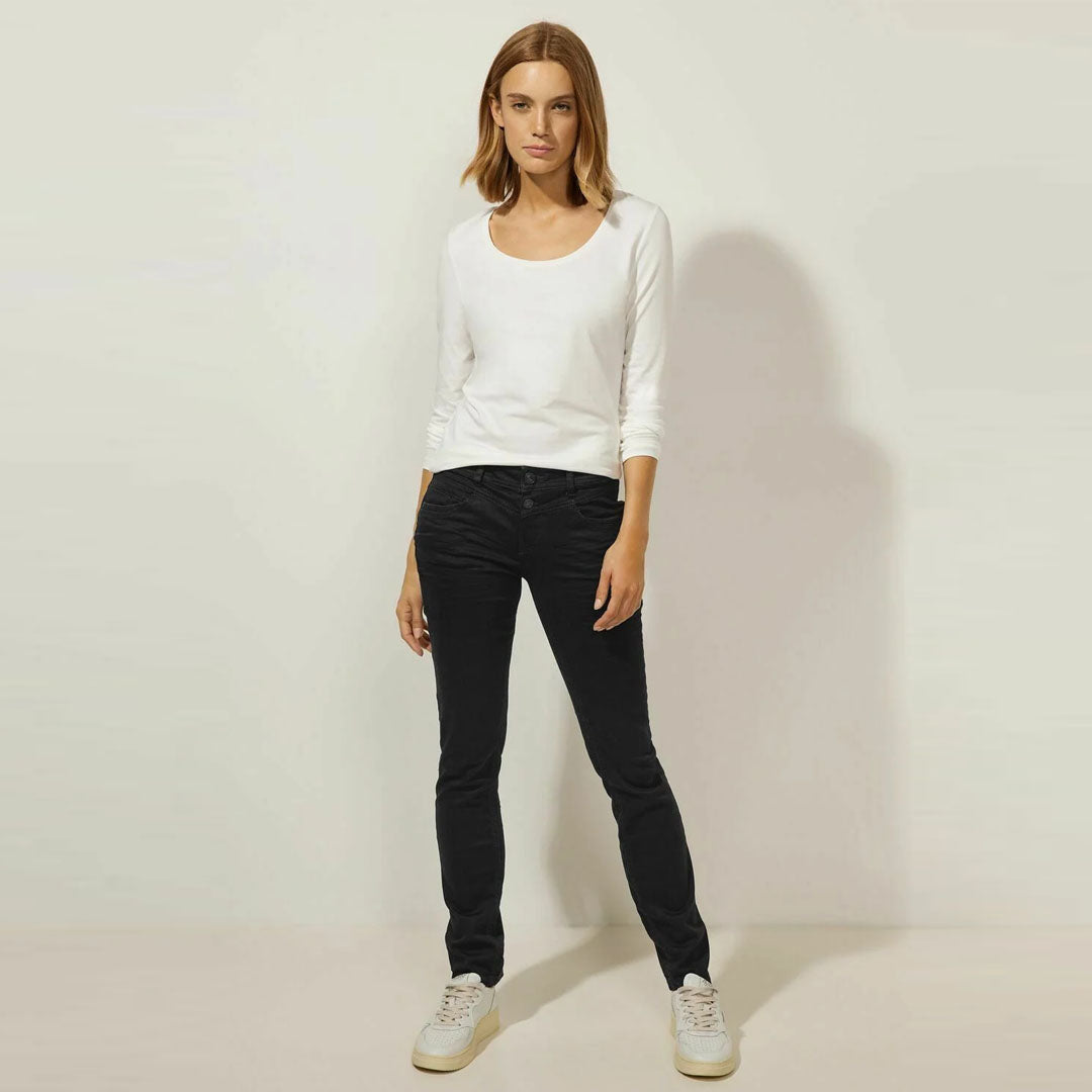 Stretchable jet black jeans for women